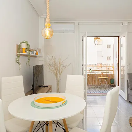 Sunny In Centre, Free Wifi, Commun Pool * Torrevieja